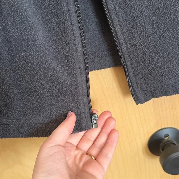 Columbia Women's Dark Fleece Vest - Picture 4 of 4